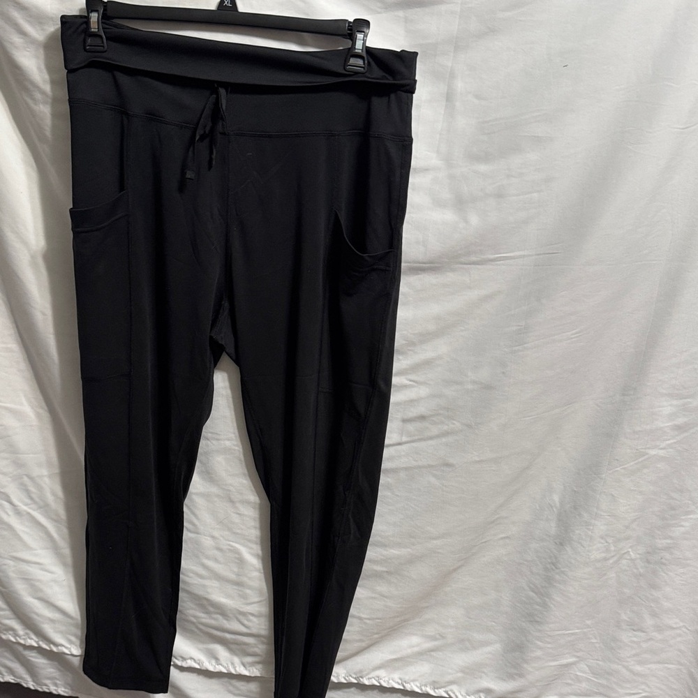 Fabletics black Athletic Pants